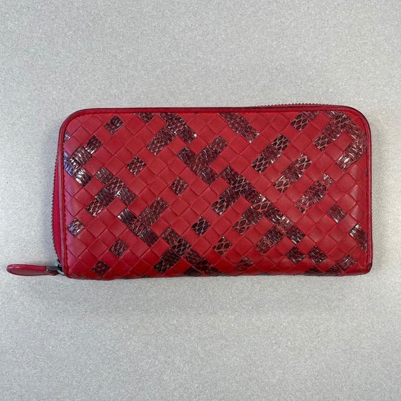 BOTTEGA VENETA Bottega Red Intrecciato Woven Nappa Leather/Snakeskin - Preowned - Picture 2 of 16